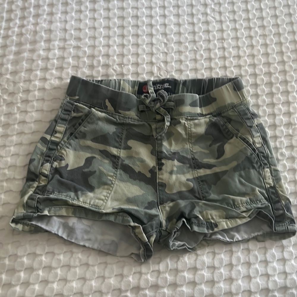 Girls green camp shorts. Very comfortable. XS